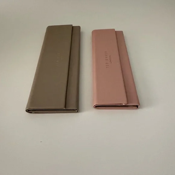 NWT Ted Baker large cosmetic bag, 2 eyeglass/sunglass cases, cleaning cloth set - Picture 14 of 16